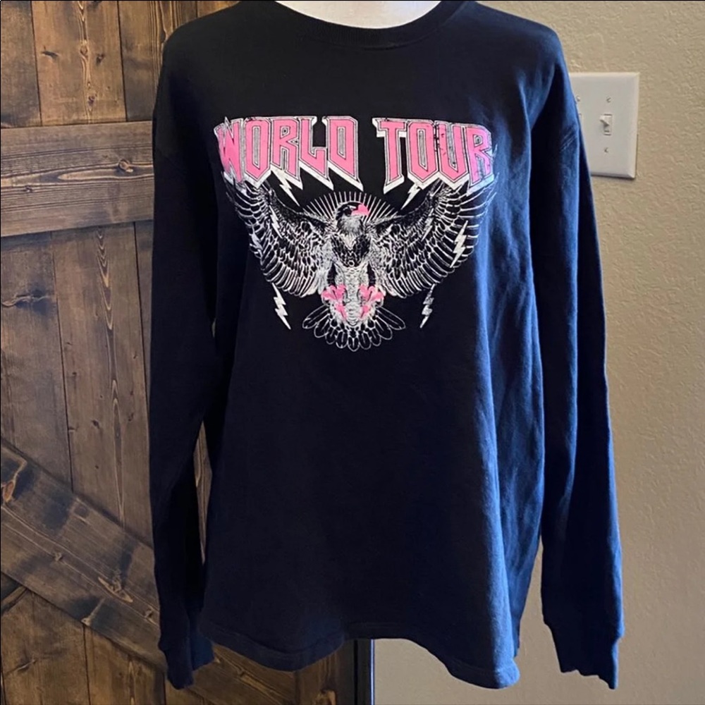 Womens L pullover NWOT